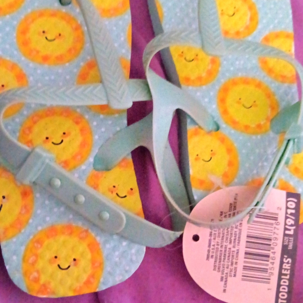 I am selling lit Flip flops with the Toddler's  baby